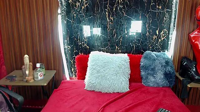 Snapshot of MadelinPaterson chatting on 10-26-25, 09:42 MadelinPaterson online show from 10-26-25, 09:42