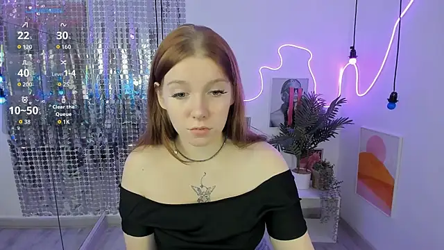 Layla Glam online show from 12-14-25, 05:24