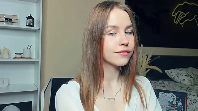 Snapshot of MaliaBourraine chatting on 05-13-26, 07:17 MaliaBourraine online show from 05-13-26, 07:17