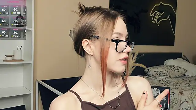 Snapshot of MaliaBourraine chatting on 05-15-26, 07:15 MaliaBourraine online show from 05-15-26, 07:15