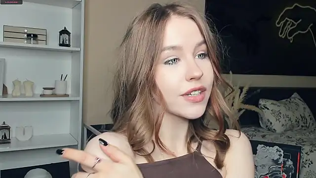 Snapshot of MaliaBourraine chatting on 05-17-26, 07:28 MaliaBourraine online show from 05-17-26, 07:28
