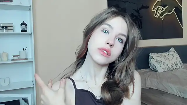 Snapshot of MaliaBourraine chatting on 05-25-26, 07:36 MaliaBourraine online show from 05-25-26, 07:36