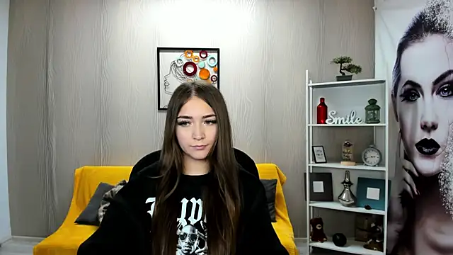 EllaClarke online show from 10-22-25, 11:43