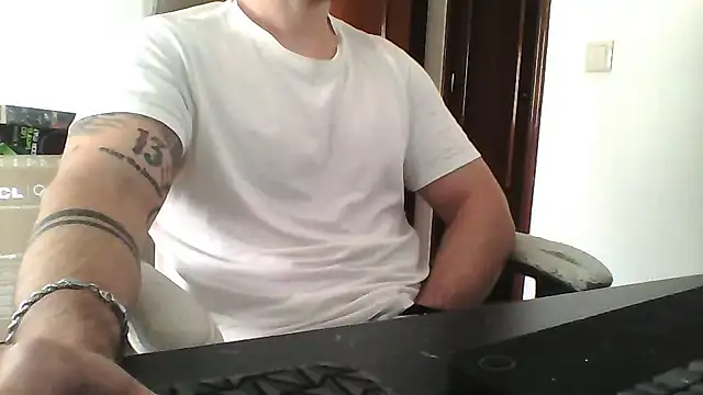 yourfantasy777 online show from 04-11-26, 03:27