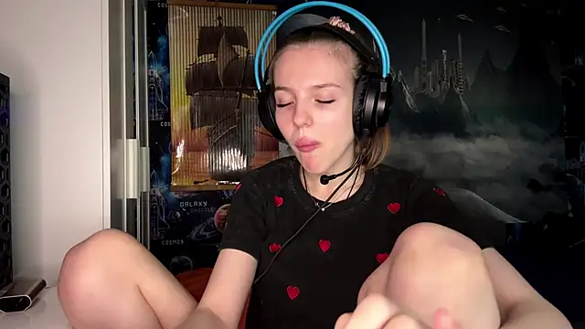 Elira Breeze online show from 11-04-25, 12:15