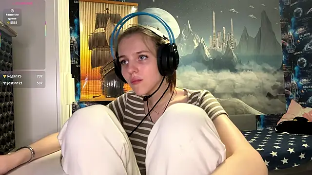 Elira Breeze online show from 11-27-25, 01:24