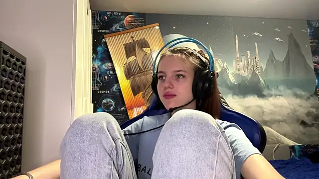 Elira Breeze online show from 01-09-26, 01:36