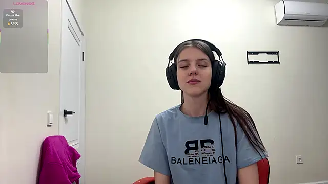 Elira Breeze online show from 02-03-26, 01:16