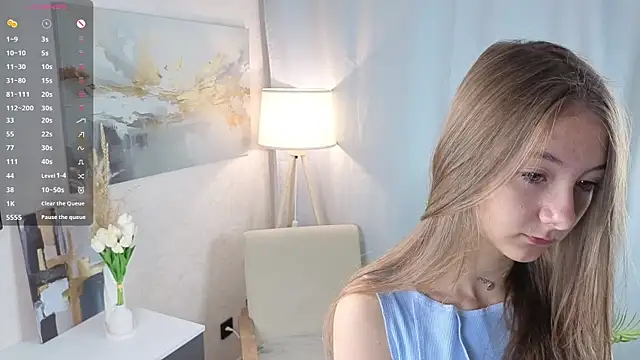 Snapshot of YuriKastner chatting on 10-05-25, 04:11 YuriKastner online show from 10-05-25, 04:11
