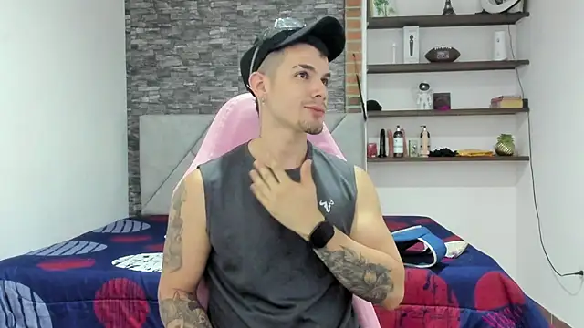 BooyHott  online show from 02-18-26, 07:21