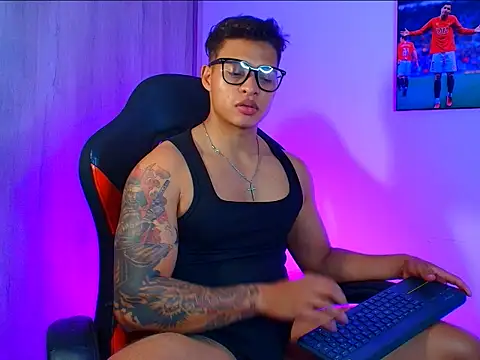 Snapshot of evan_greey chatting on 10-09-25, 03:48 evan greey online show from 10-09-25, 03:48