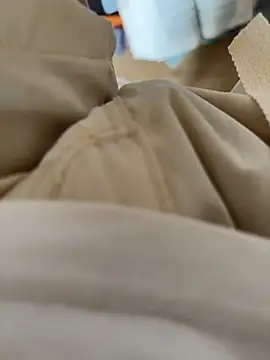 Snapshot of leeyoung_ chatting on 10-08-25, 07:17 leeyoung  online show from 10-08-25, 07:17