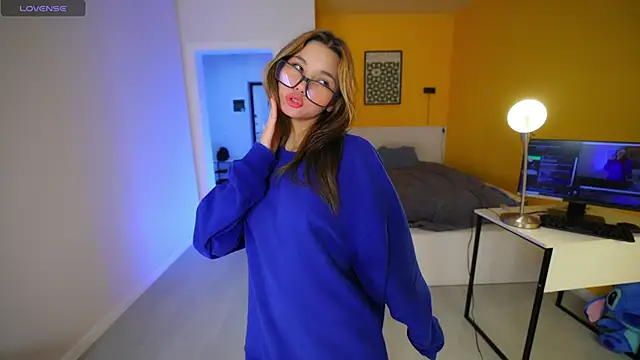 lovekissmes online show from 10-17-25, 02:30