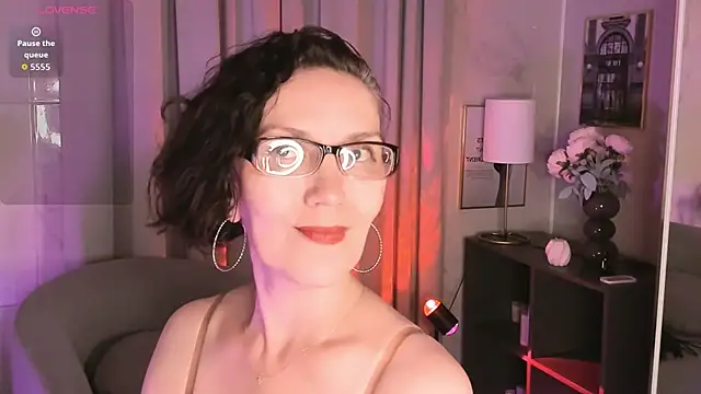 Irene Marlow online show from 06-08-26, 01:44