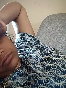 sweetqueen143 online show from 09-29-25, 03:00