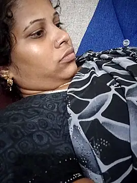 sweetqueen143 online show from 10-10-25, 04:50