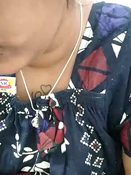 sweetqueen143 online show from 02-12-26, 06:08