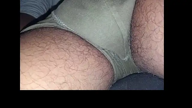 Snapshot of Black_runner chatting on 10-14-25, 04:02 Black runner online show from 10-14-25, 04:02