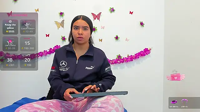 Annniie22 online show from 01-07-26, 08:06