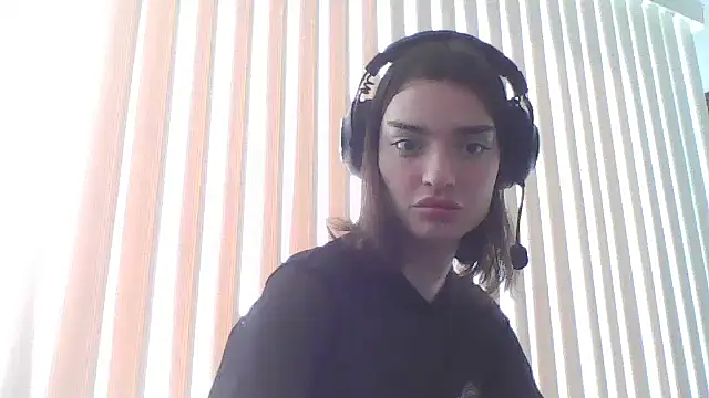 Luna Samosienko online show from 10-05-25, 02:48