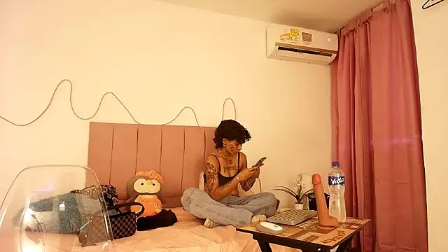 Snapshot of Macarena_leisy chatting on 09-23-25, 09:29 Macarena leisy online show from 09-23-25, 09:29