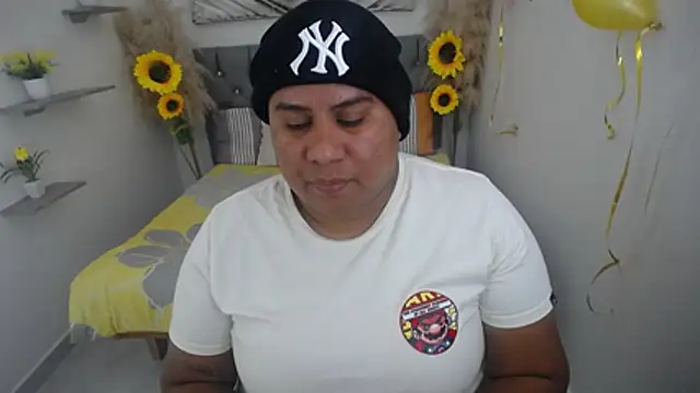 Snapshot of hotlesby_valery chatting on 10-13-25, 07:25 hotlesby valery online show from 10-13-25, 07:25