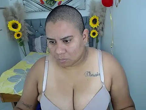 Snapshot of hotlesby_valery chatting on 10-21-25, 12:17 hotlesby valery online show from 10-21-25, 12:17
