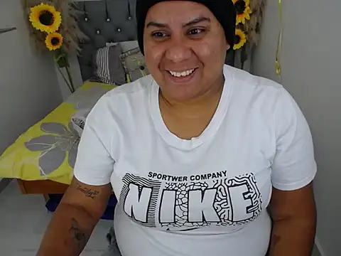 hotlesby valery online show from 10-24-25, 12:12