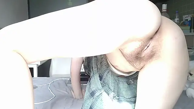 Snapshot of fioralba chatting on 08-06-26, 12:56 fioralba online show from 08-06-26, 12:56