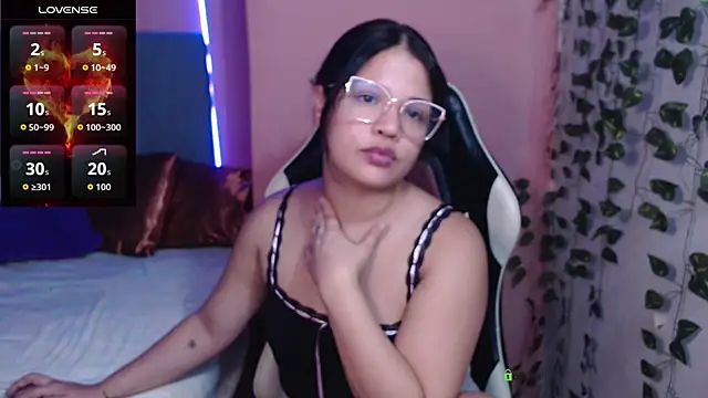 RoseCalloway online show from 04-28-26, 05:29