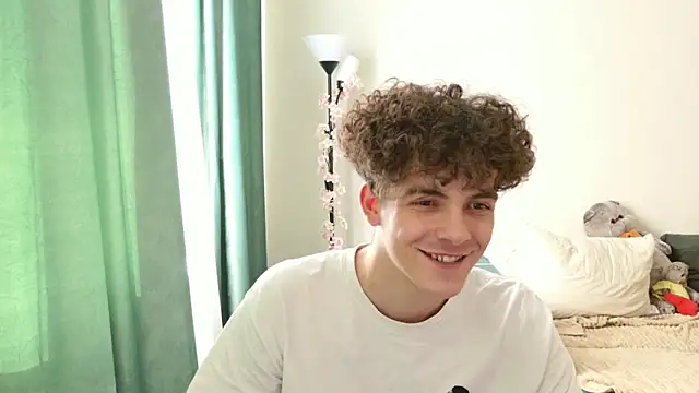 Snapshot of dreamgonetan chatting on 09-22-25, 01:13 dreamgonetan online show from 09-22-25, 01:13