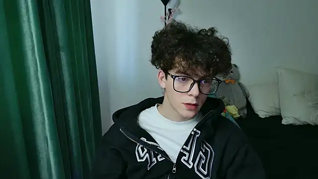 Snapshot of dreamgonetan chatting on 09-27-25, 08:08 dreamgonetan online show from 09-27-25, 08:08