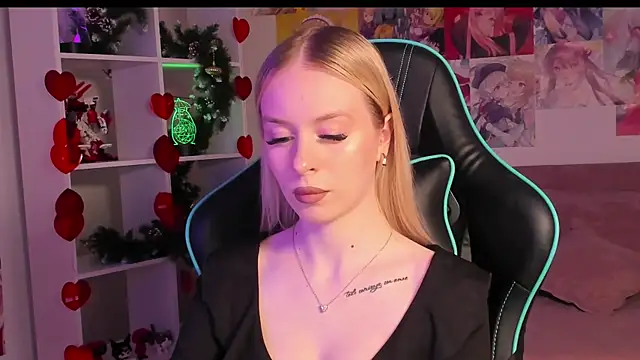 MiaGraces online show from 12-20-25, 05:25