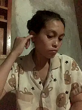 Snapshot of Halyy_xx chatting on 10-02-25, 02:24 Halyy xx online show from 10-02-25, 02:24