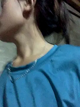 Snapshot of Halyy_xx chatting on 10-03-25, 11:51 Halyy xx online show from 10-03-25, 11:51