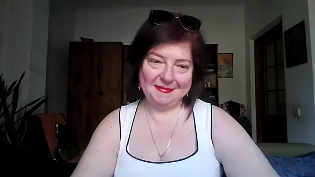 Snapshot of Violet_Pulse chatting on 04-28-26, 01:16 Violet Pulse online show from 04-28-26, 01:16