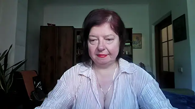 Snapshot of Violet_Pulse chatting on 05-16-26, 12:04 Violet Pulse online show from 05-16-26, 12:04