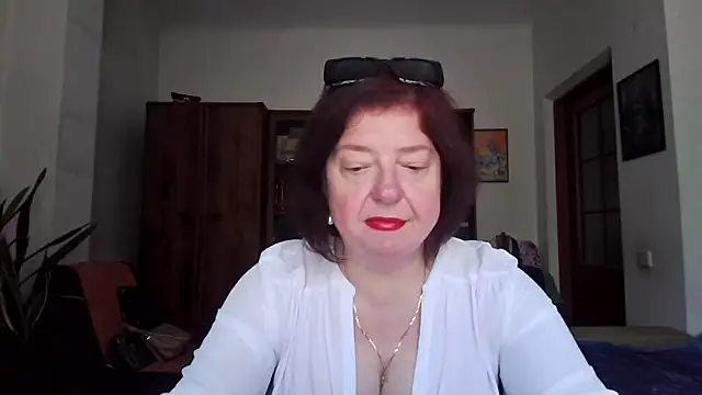 Snapshot of Violet_Pulse chatting on 05-22-26, 07:59 Violet Pulse online show from 05-22-26, 07:59