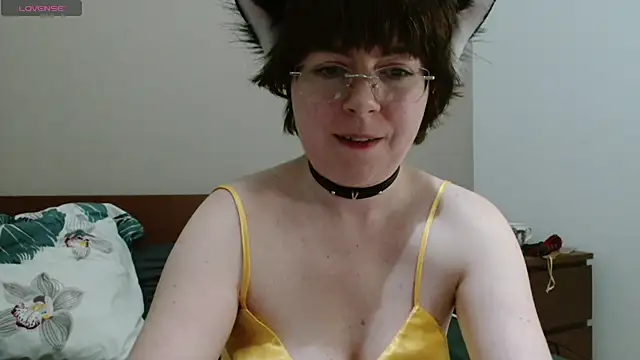 Snapshot of HardNerdVoid chatting on 12-15-25, 09:19 HardNerdVoid online show from 12-15-25, 09:19