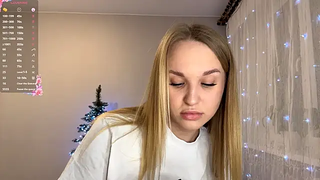 TanekaBoitel online show from 12-17-25, 04:57