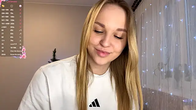 TanekaBoitel online show from 12-21-25, 01:18