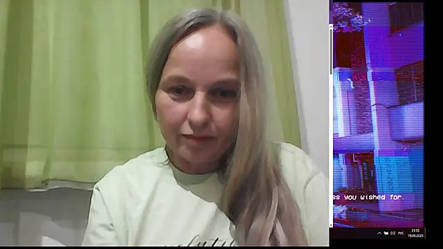 Snapshot of B_i_r_d_i_e chatting on 09-19-25, 08:31 B i r d i e online show from 09-19-25, 08:31