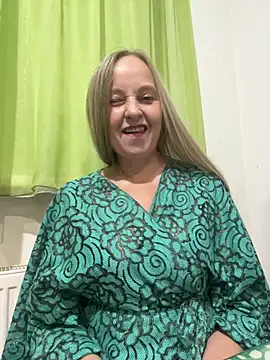 Snapshot of B_i_r_d_i_e chatting on 09-23-25, 06:44 B i r d i e online show from 09-23-25, 06:44