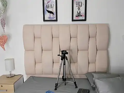 megansweet97 online show from 10-20-25, 07:03