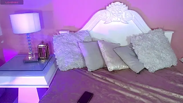  IsabellaRousse online show from 10-01-25, 07:09