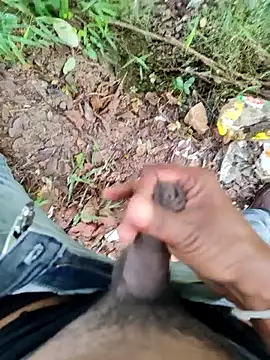 Snapshot of DICKLANKA chatting on 12-21-25, 05:03 DICKLANKA online show from 12-21-25, 05:03