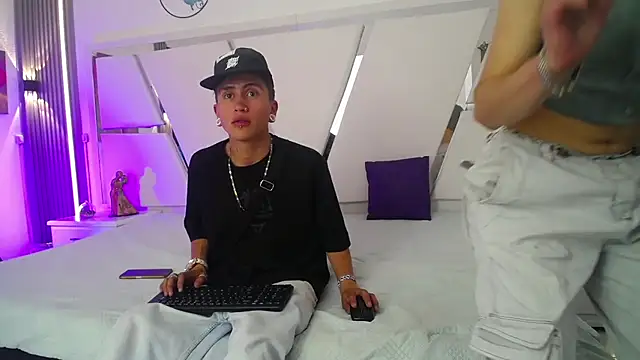 oblivionlove online show from 11-10-25, 07:46