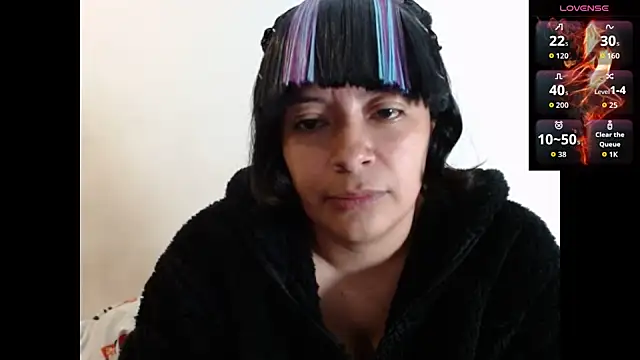 Snapshot of Acelinrose chatting on 10-06-25, 11:46 Acelinrose online show from 10-06-25, 11:46