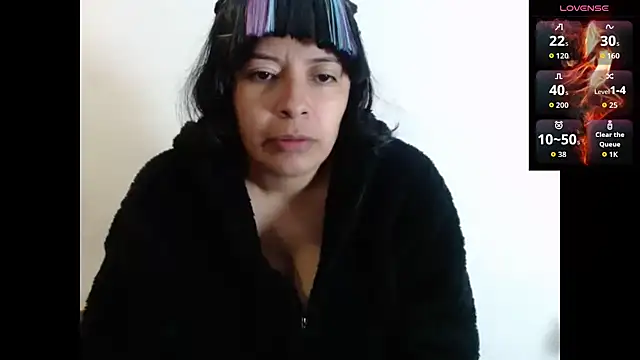 Snapshot of Acelinrose chatting on 10-11-25, 11:36 Acelinrose online show from 10-11-25, 11:36