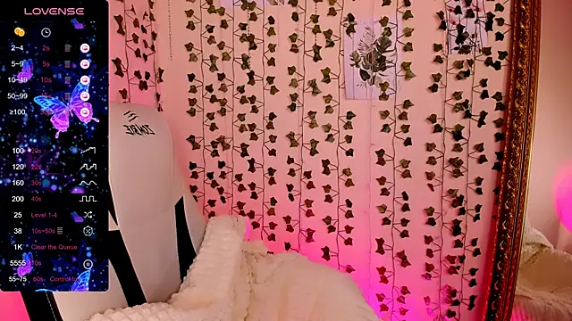 Snapshot of LinaBlossom_ chatting on 02-24-26, 08:23 LinaBlossom online show from 02-24-26, 08:23